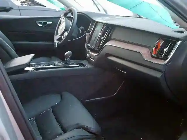 LYV102RL7KB297495 2019 VOLVO XC60 T5 INSCRIPTION-4