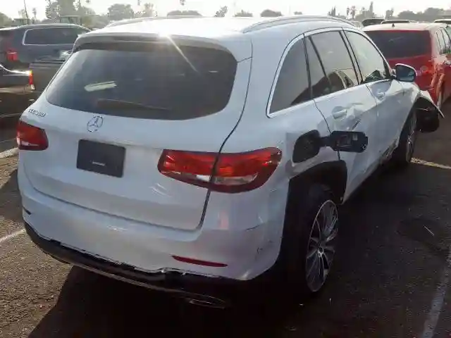WDC0G4JB1JV066073 2018 MERCEDES-BENZ GLC 300-3