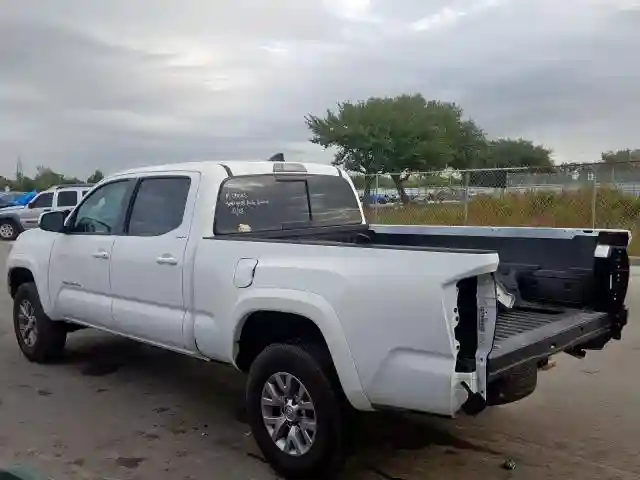 3TMBZ5DN6JM016297 2018 TOYOTA TACOMA DOUBLE CAB-2