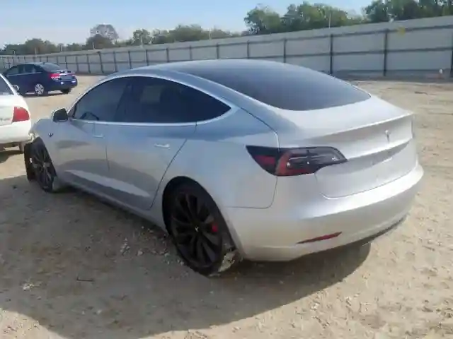 5YJ3E1EB2JF072108 2018 TESLA MODEL 3-2