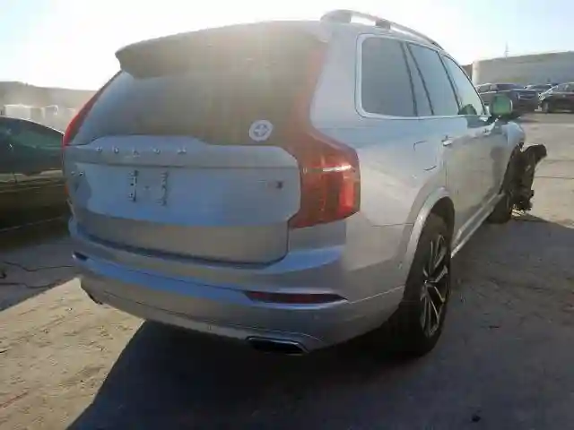YV4A22PK7J1198442 2018 VOLVO XC90 T6-3