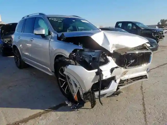 YV4A22PK7J1198442 2018 VOLVO XC90 T6-0