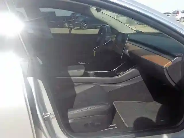 5YJ3E1EB2JF072108 2018 TESLA MODEL 3-4