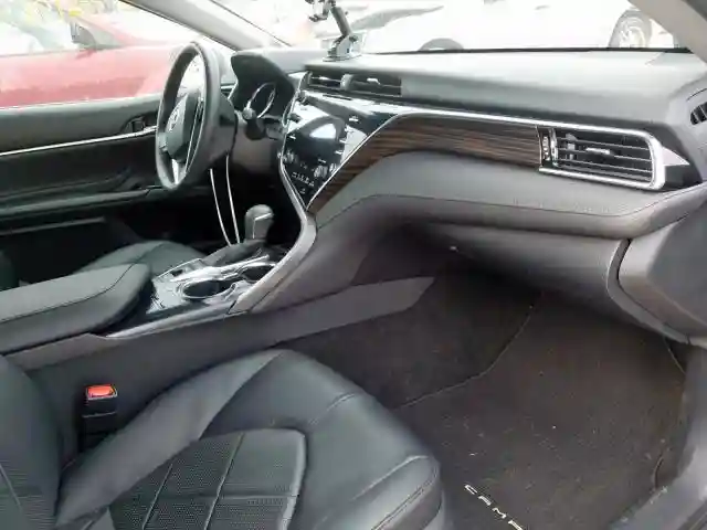 4T1B11HK0JU002077 2018 TOYOTA CAMRY L-4