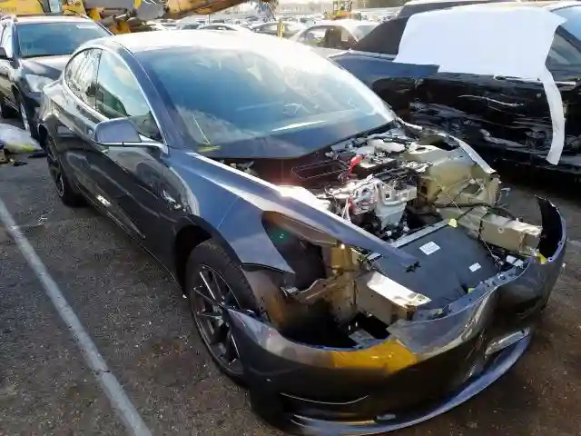 5YJ3E1EAXKF298860 2019 TESLA MODEL 3-0