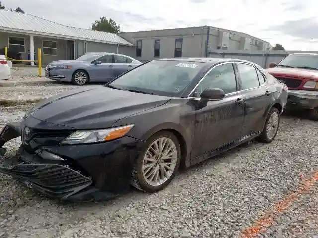 4T1B11HK0JU002077 2018 TOYOTA CAMRY L-1