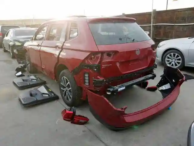 3VV2B7AX1KM109804 2019 VOLKSWAGEN TIGUAN SE-2