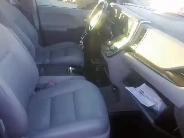 5TDYZ3DC1HS797611 2017 TOYOTA SIENNA XLE-4