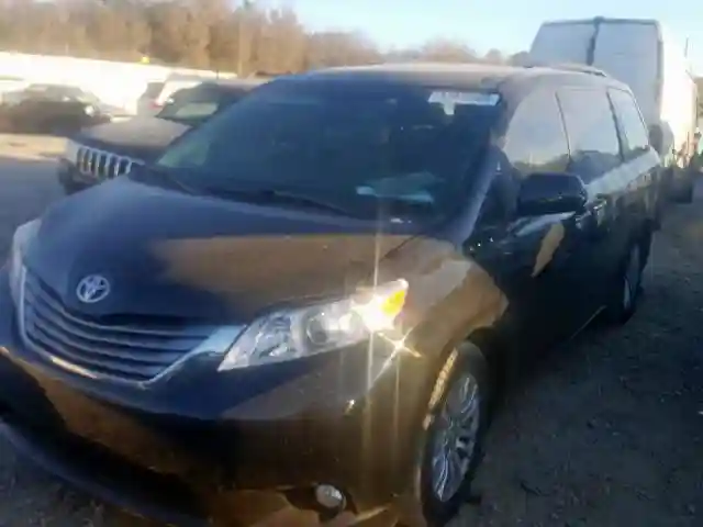 5TDYZ3DC1HS797611 2017 TOYOTA SIENNA XLE-1