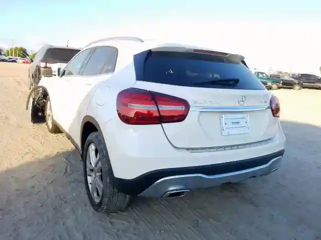 WDCTG4GB6KJ535073 2019 MERCEDES-BENZ GLA 250 4MATIC-2