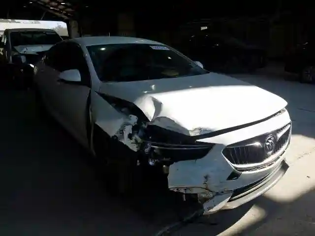W04GL6SX7K1010695 2019 BUICK REGAL PREFERRED-0