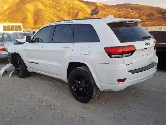 1C4RJFAG6KC667451 2019 JEEP GRAND CHEROKEE LAREDO-2