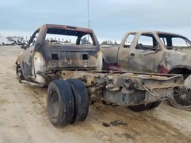 3C7WRTALXHG567577 2017 RAM 3500-2