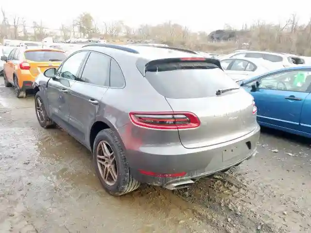 WP1AA2A52JLB07248 2018 PORSCHE MACAN-2