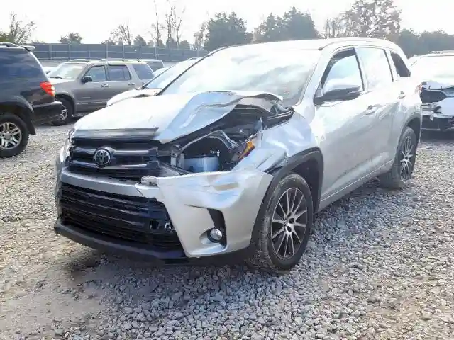 5TDKZRFH3HS212173 2017 TOYOTA HIGHLANDER SE-1