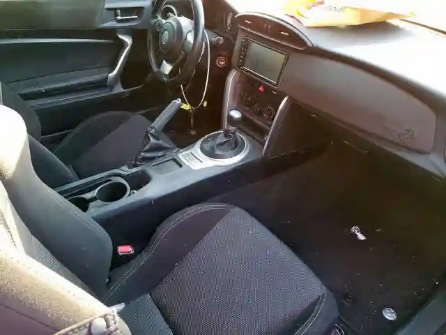 JF1ZNAA15H8704235 2017 TOYOTA 86 BASE-4