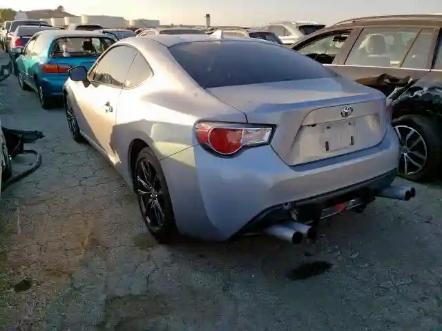 JF1ZNAA15H8704235 2017 TOYOTA 86 BASE-2