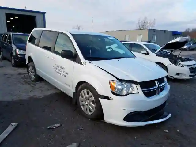 2C7WDGBG1JR182125 2018 DODGE GRAND CARAVAN SE-0