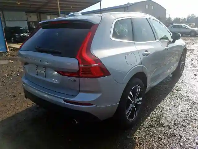 YV4A22RK1J1004291 2018 VOLVO XC60 T6 MOMENTUM-3