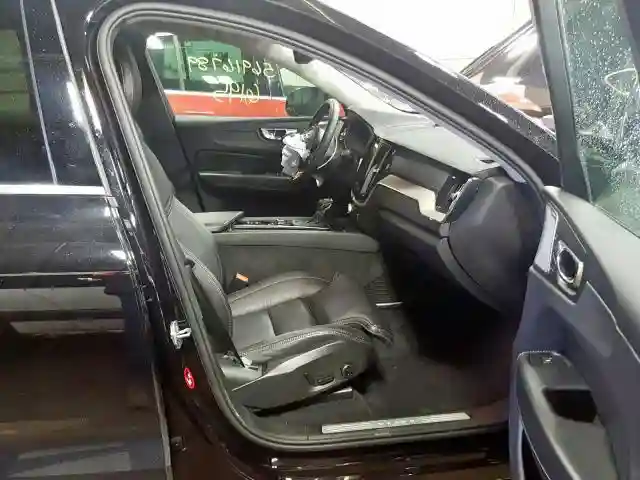 YV4A22RL4J1021434 2018 VOLVO XC60 T6 INSCRIPTION-4
