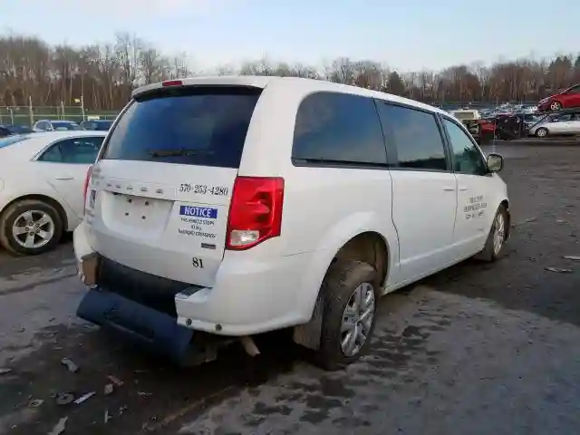 2C7WDGBG1JR182125 2018 DODGE GRAND CARAVAN SE-3