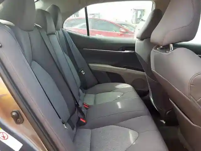 4T1B11HK2JU001349 2018 TOYOTA CAMRY L-5