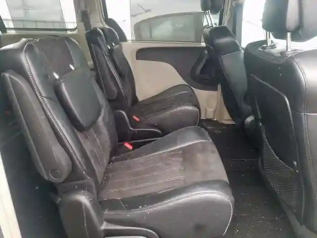 2C4RC1JG8GR136067 2016 CHRYSLER TOWN & COUNTRY LIMITED-5