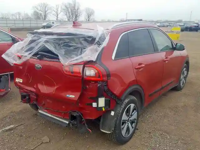 KNDCE3LC1J5122084 2018 KIA NIRO TOURING-3