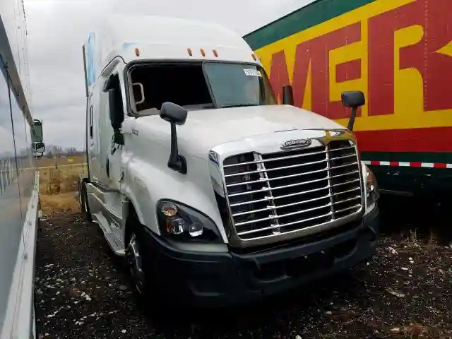 1FUJGLFGXKLKF8232 2019 FREIGHTLINER CASCADIA 125-0