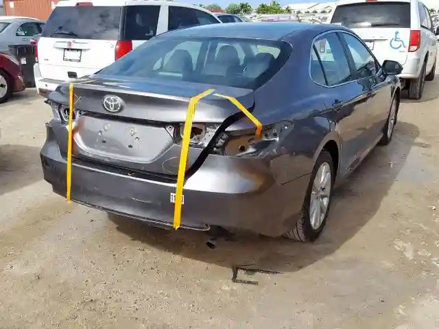 4T1B11HK2JU001349 2018 TOYOTA CAMRY L-3