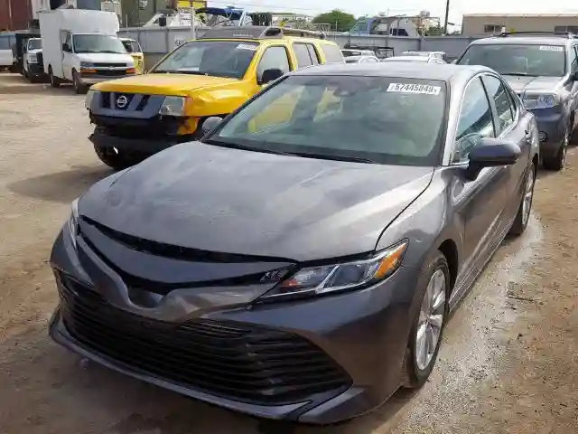 4T1B11HK2JU001349 2018 TOYOTA CAMRY L-1