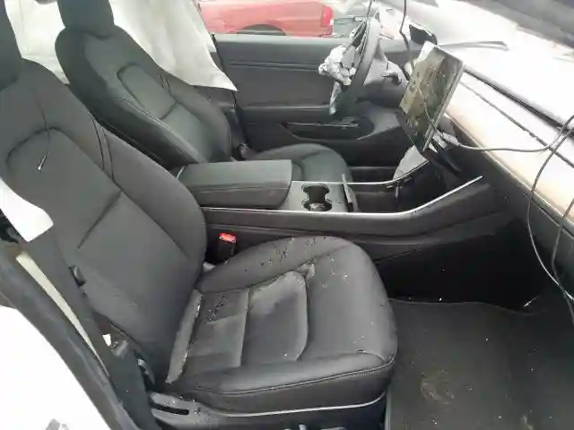 5YJ3E1EB3JF066785 2018 TESLA MODEL 3-4