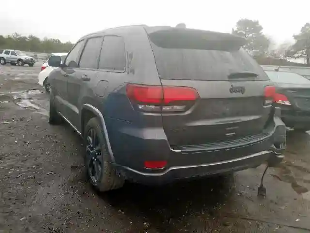 1C4RJFAG5KC607385 2019 JEEP GRAND CHEROKEE LAREDO-2