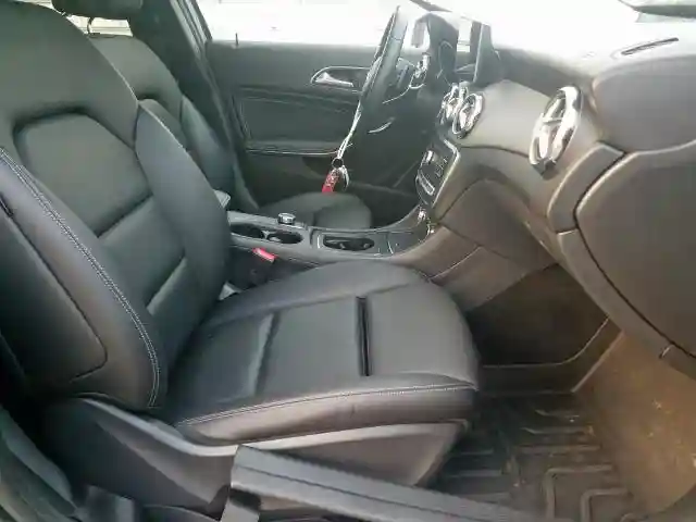 WDCTG4GBXJJ505427 2018 MERCEDES-BENZ GLA 250 4MATIC-4