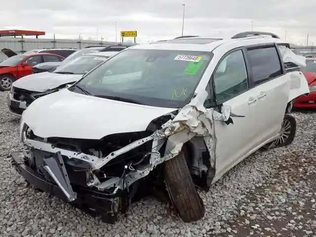 5TDYZ3DC1KS986184 2019 TOYOTA SIENNA XLE-1