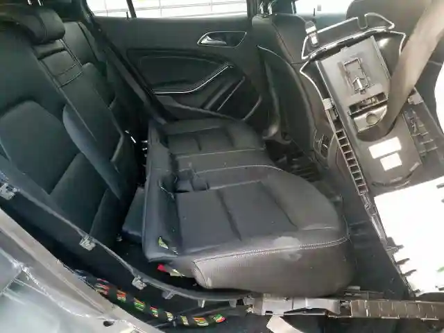 WDCTG4GBXJJ505427 2018 MERCEDES-BENZ GLA 250 4MATIC-5