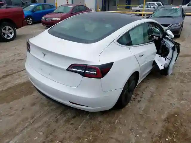 5YJ3E1EB3JF066785 2018 TESLA MODEL 3-3