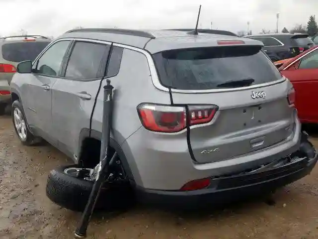 3C4NJDBB7KT828092 2019 JEEP COMPASS LATITUDE-2