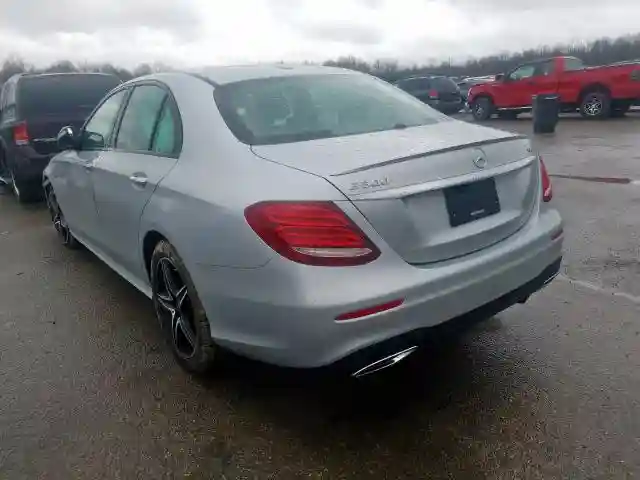 WDDZF4KB4KA585972 2019 MERCEDES-BENZ E 300 4MATIC-2