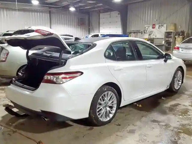 4T1B11HK1KU706452 2019 TOYOTA CAMRY L-3