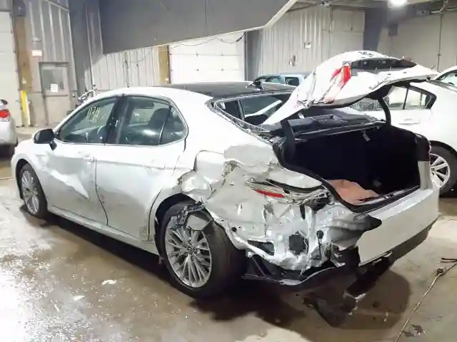 4T1B11HK1KU706452 2019 TOYOTA CAMRY L-2