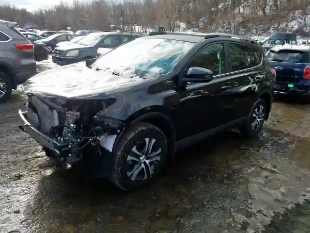 2T3BFREVXJW828621 2018 TOYOTA RAV4 LE-1