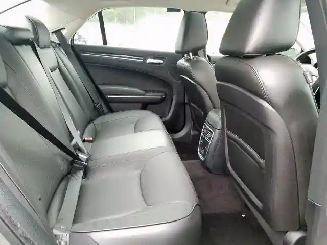 2C3CCAKG9KH503033 2019 CHRYSLER 300 LIMITED-5