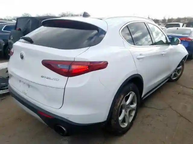 ZASFAKAN3J7B83309 2018 ALFA ROMEO STELVIO-3