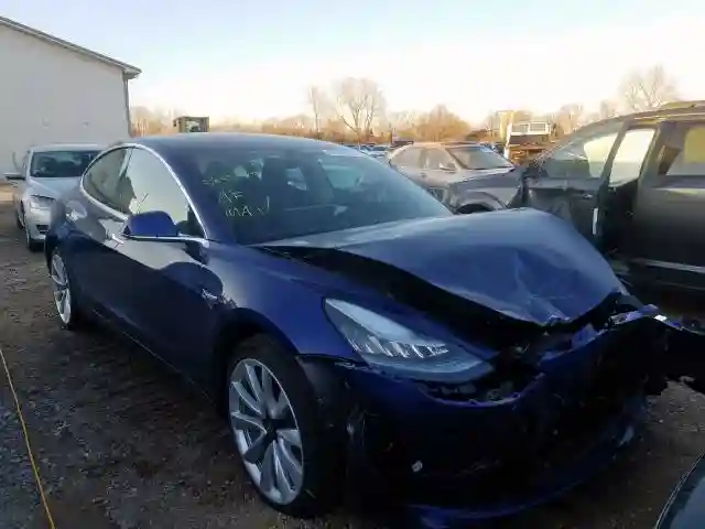 5YJ3E1EB3KF365565 2019 TESLA MODEL 3-0