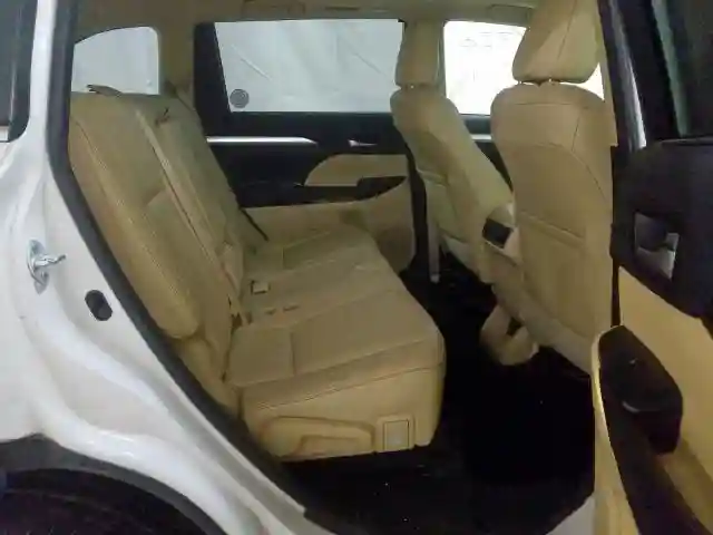5TDJZRFH0HS357523 2017 TOYOTA HIGHLANDER SE-5