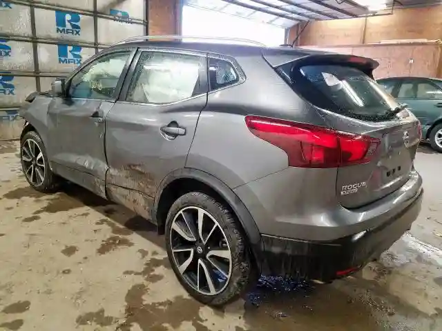 JN1BJ1CR7JW600666 2018 NISSAN ROGUE SPORT S-2