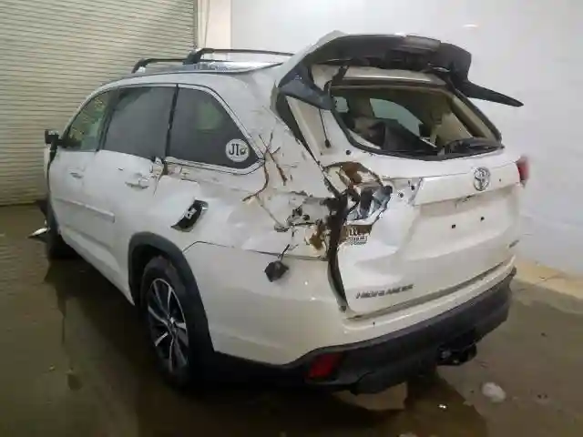 5TDJZRFH0HS357523 2017 TOYOTA HIGHLANDER SE-2