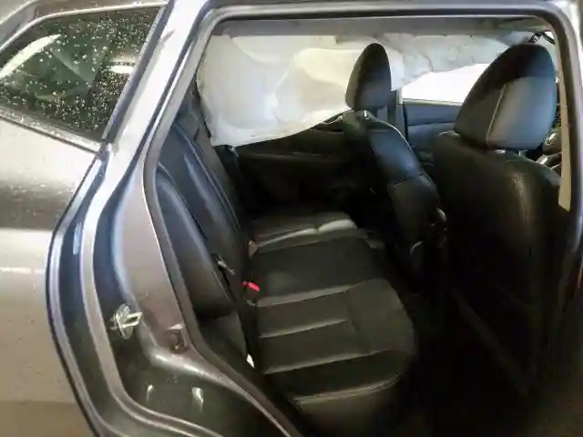 JN1BJ1CR7JW600666 2018 NISSAN ROGUE SPORT S-5