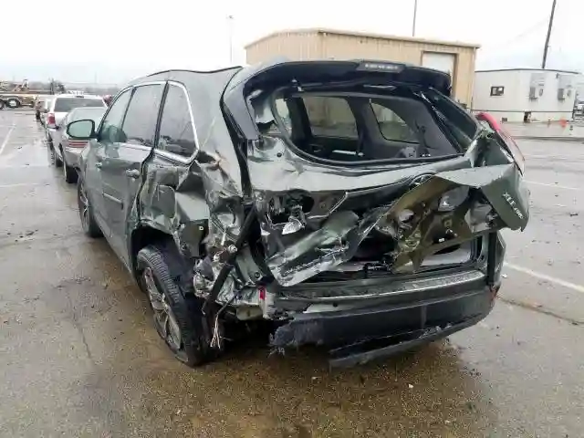 5TDJZRFH9HS405696 2017 TOYOTA HIGHLANDER SE-2